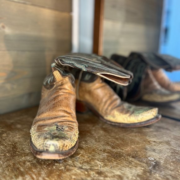 FRYE VINTAGE CLASSIC COWBOY BOOT - Picture 2 of 4